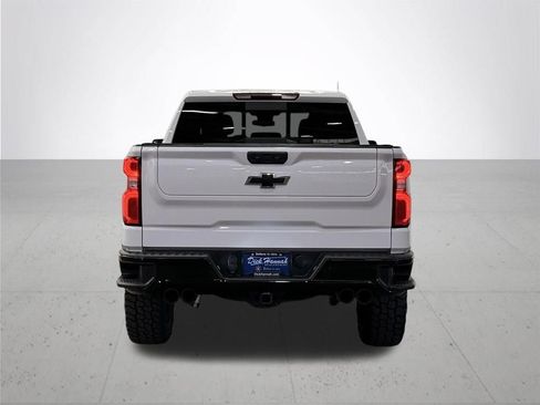 Used 2024 Chevrolet Silverado 1500 LT Trail Boss w/ Convenience Package II AWD/4WD image 12