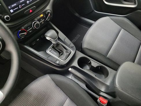 Used 2025 Kia Soul LX w/ LX Technology Package FWD image 26