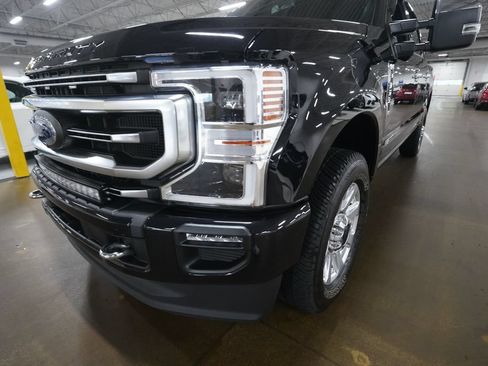 Used 2022 Ford F350 Platinum w/ FX4 Off-Road Package AWD/4WD image 22