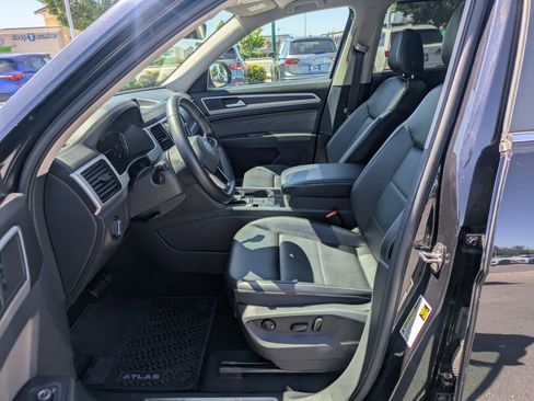 Used 2022 Volkswagen Atlas SE w/ Panoramic Sunroof Package FWD image 18