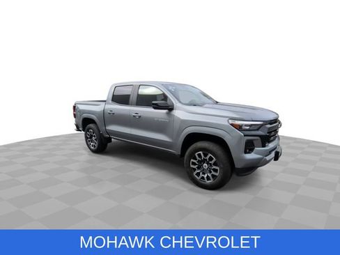 Used 2023 Chevrolet Colorado Z71 w/ Z71 Convenience Package 2 AWD/4WD image 2
