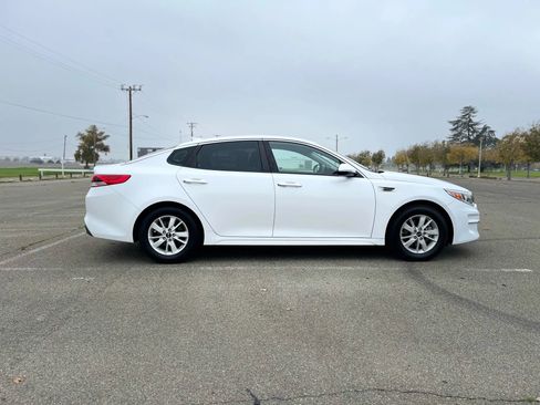 Used 2018 Kia Optima LX w/ Convenience Package image 4