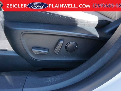 Used 2021 Ford Escape SE FWD image 16