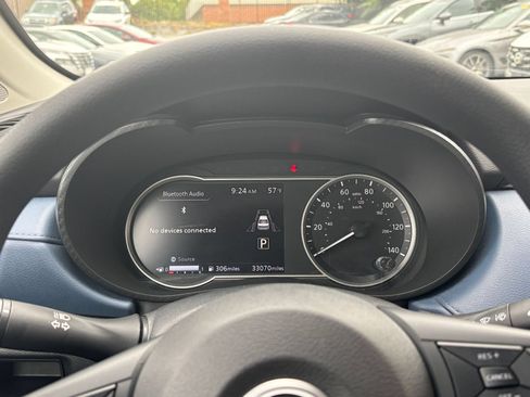 Used 2025 Nissan Versa SV FWD image 35