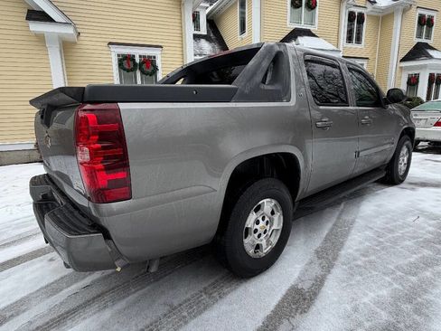Used 2009 Chevrolet Avalanche LT image 6