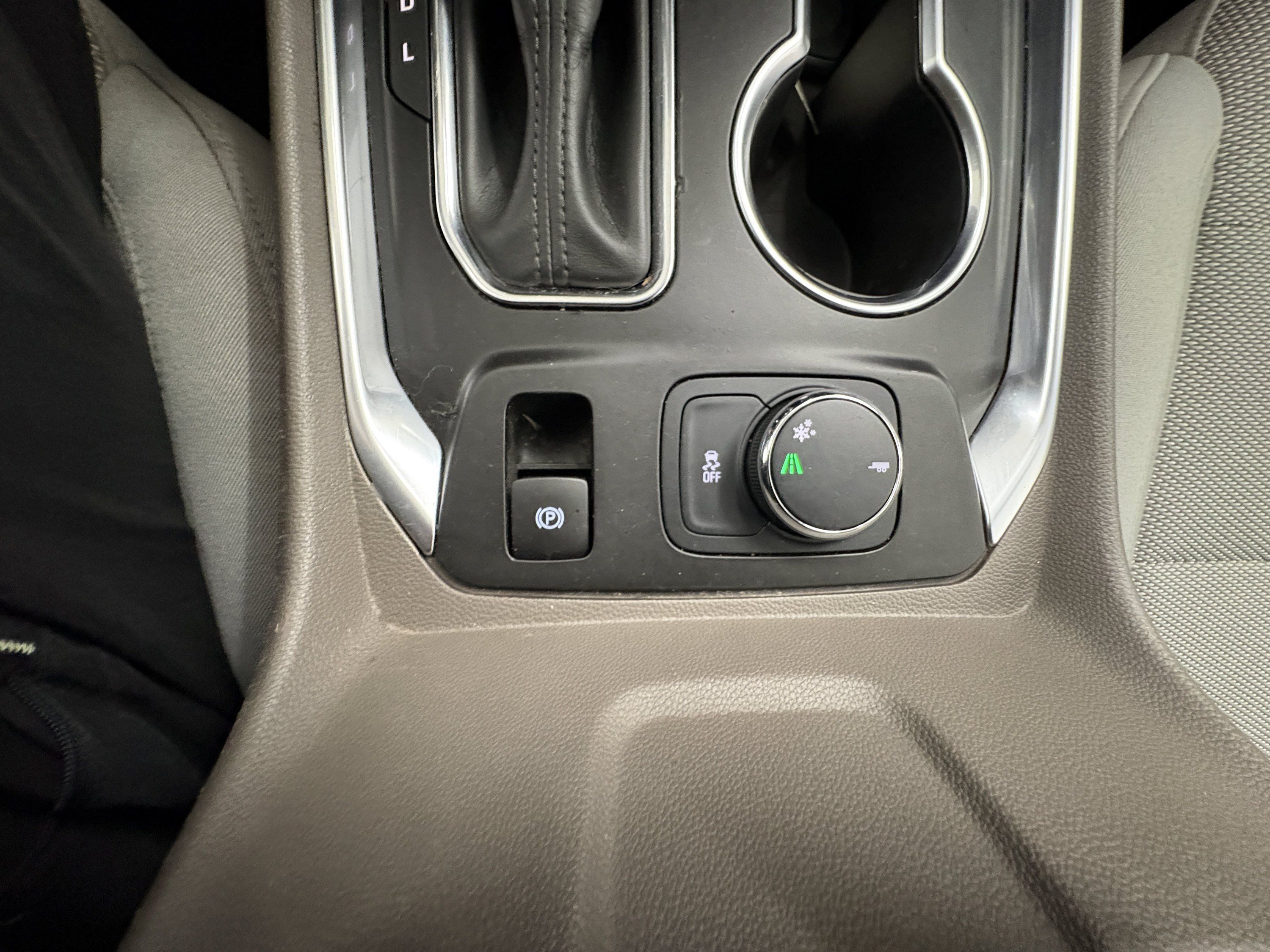 Used 2018 Chevrolet Traverse LT FWD image 21