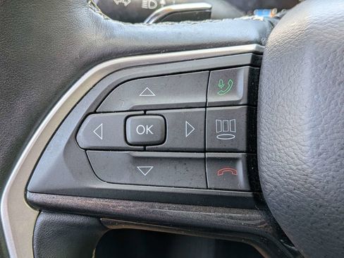 Used 2021 Jeep Grand Cherokee L Laredo w/ Luxury Tech Group I AWD/4WD image 24