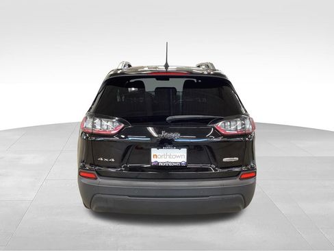 Used 2019 Jeep Cherokee Latitude Plus AWD/4WD image 5