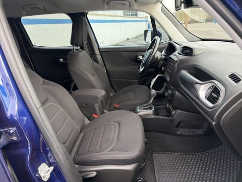 Used 2018 Jeep Renegade Latitude w/ UConnect 8.4 Nav Group image 24