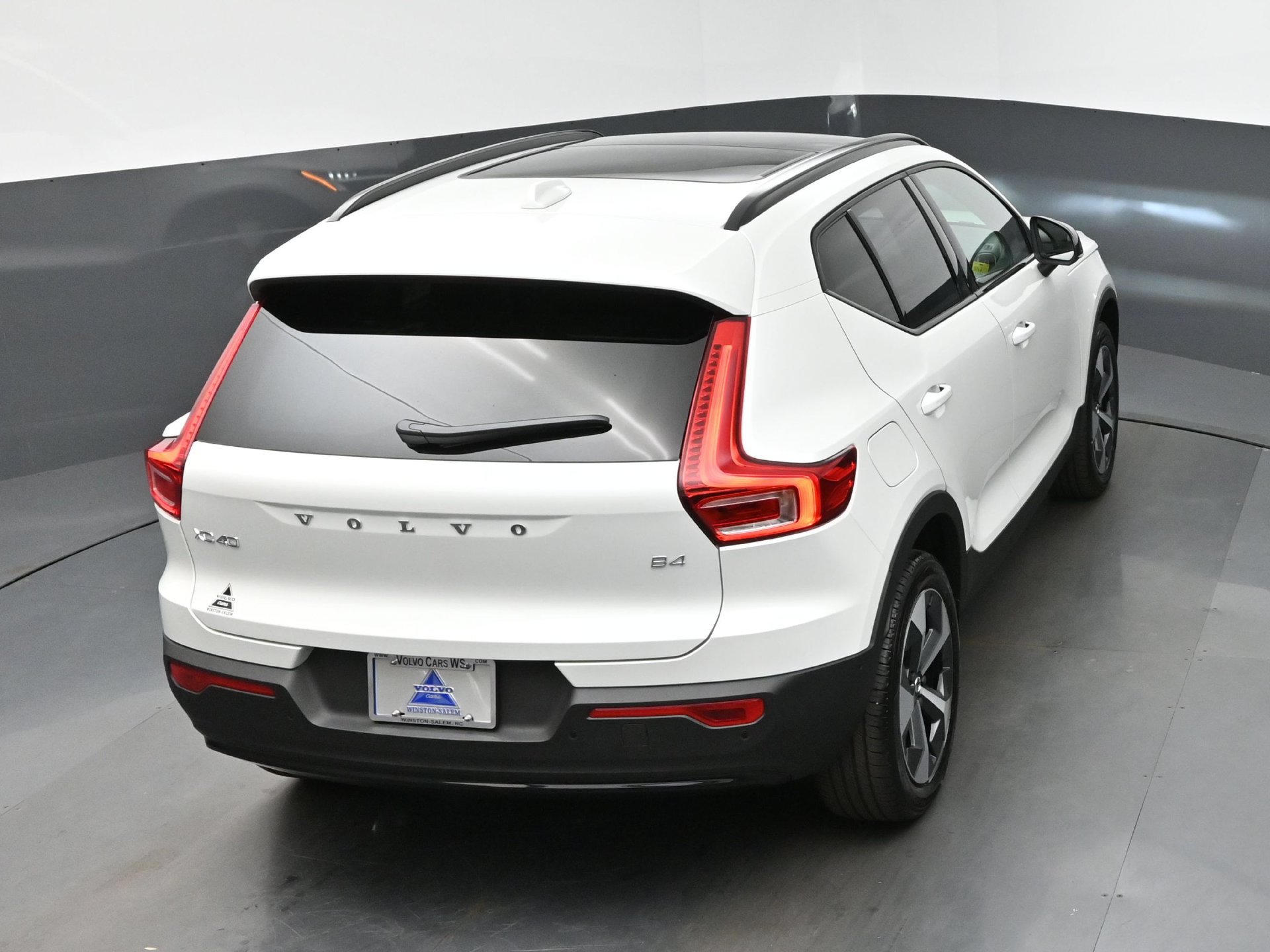 New 2026 Volvo XC40 B4 Plus w/ Protection Package Premier FWD image 46