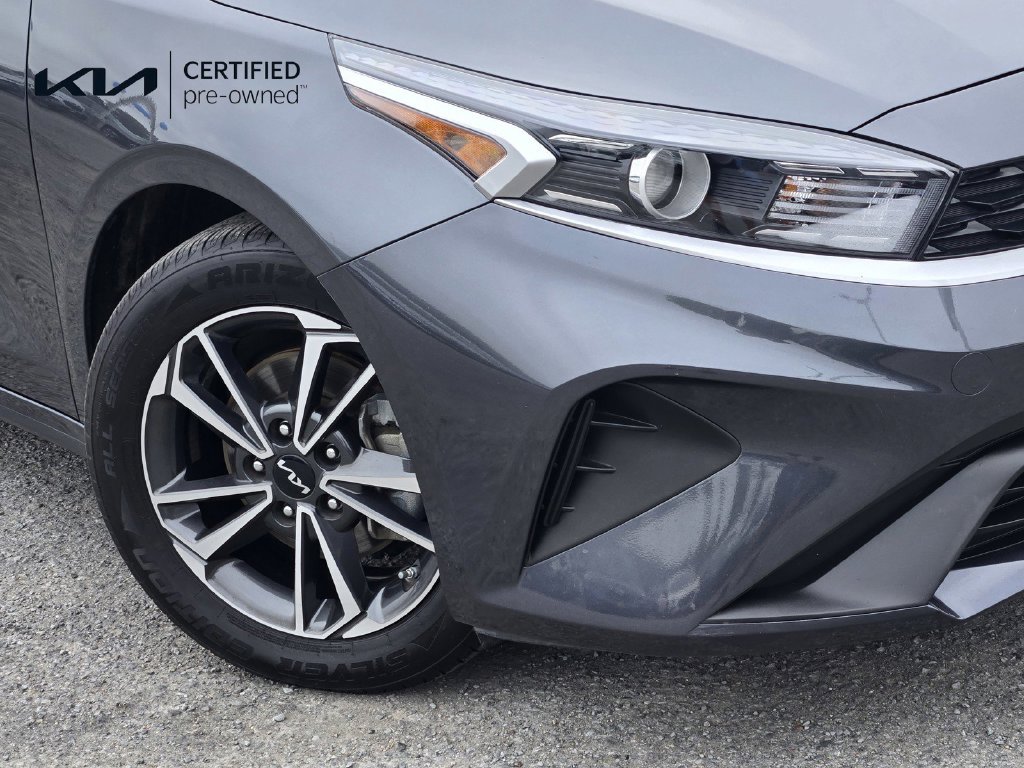 Used 2023 Kia Forte LXS w/ LXS Technology Package FWD image 9