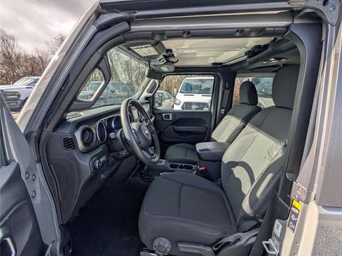 Used 2021 Jeep Wrangler Sport image 14