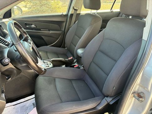 Used 2014 Chevrolet Cruze LT image 10