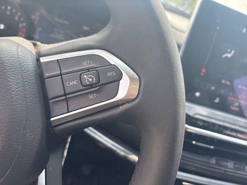 Used 2023 Jeep Compass Altitude image 34