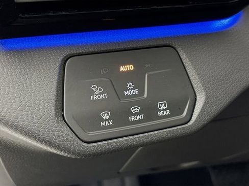 Used 2023 Volkswagen ID.4 Pro S image 11