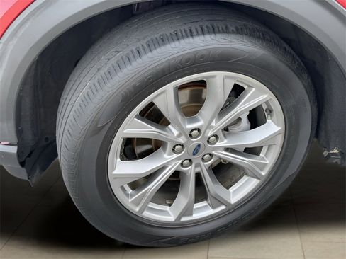 Used 2021 Ford Explorer Limited w/ Equipment Group 301A image 6