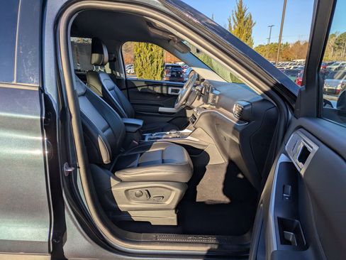 Certified 2023 Ford Explorer XLT w/ Equipment Group 202A image 39