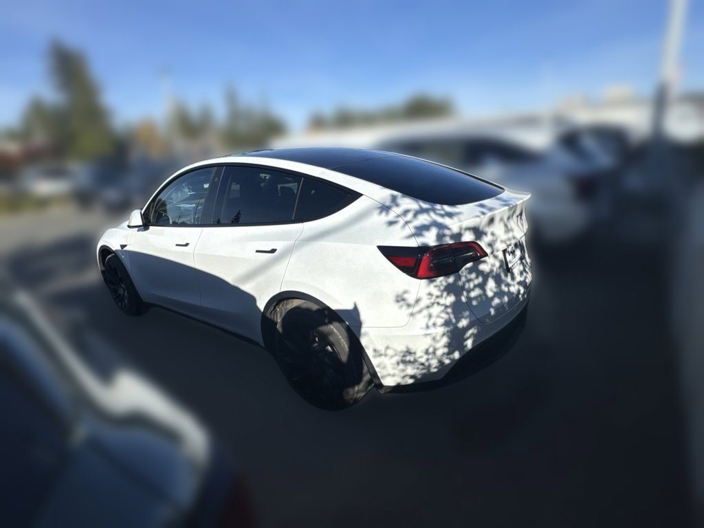 Used 2023 Tesla Model Y Long Range AWD/4WD image 11