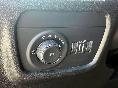 Used 2024 Jeep Grand Cherokee L Limited AWD/4WD image 23