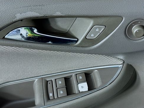 Used 2017 Chevrolet Cruze LS image 20