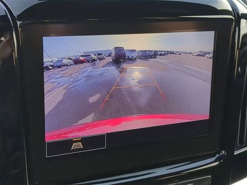 Used 2024 Chevrolet Traverse LT image 29