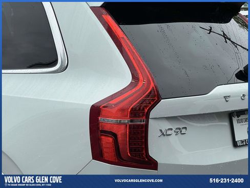Used 2022 Volvo XC90 T5 Momentum w/ Climate Package AWD/4WD image 8