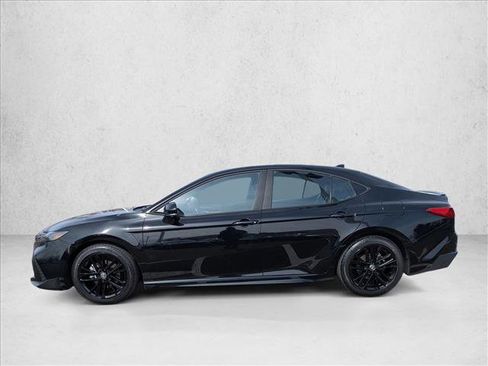 Certified 2025 Toyota Camry SE image 9