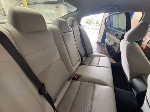 Used 2025 Nissan Altima 2.5 SV FWD image 21