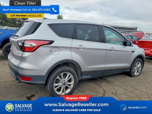 Used 2017 Ford Escape SE image 4