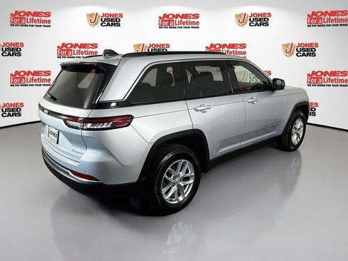 Used 2025 Jeep Grand Cherokee Laredo X AWD/4WD image 16