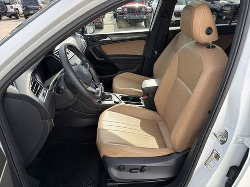 Used 2022 Volkswagen Tiguan SE AWD/4WD image 13