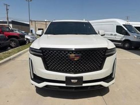 Used 2021 Cadillac Escalade Premium Luxury w/ LPO, Illumination Package image 2