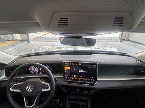 Used 2026 Volkswagen Tiguan SE AWD/4WD image 34
