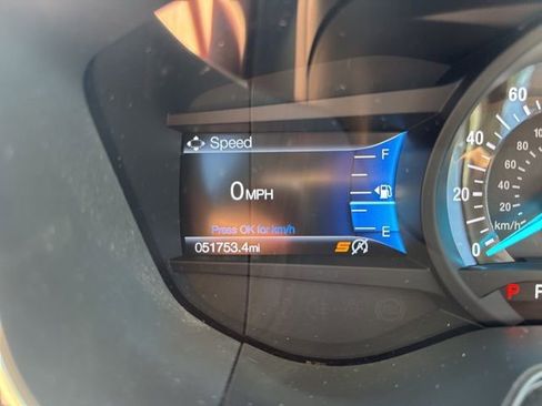 Used 2020 Ford Fusion SE w/ Equipment Group 151A FWD image 2