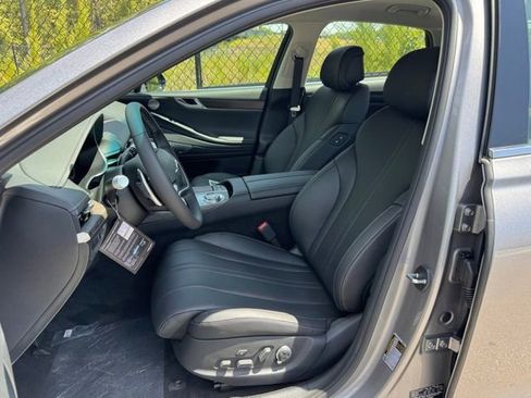 Used 2024 Genesis G80 image 15