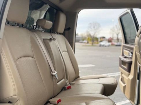 Used 2015 RAM 1500 Laramie image 7