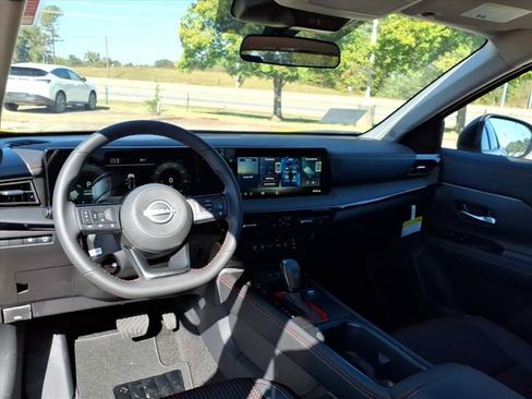 New 2026 Nissan Kicks SR image 9