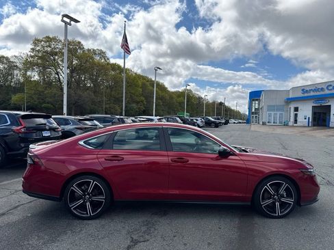 Used 2025 Honda Accord Sport image 6