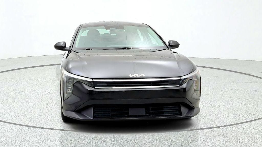 Used 2025 Kia K4 FWD image 2