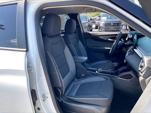 Used 2025 Chevrolet TrailBlazer LT AWD/4WD image 10