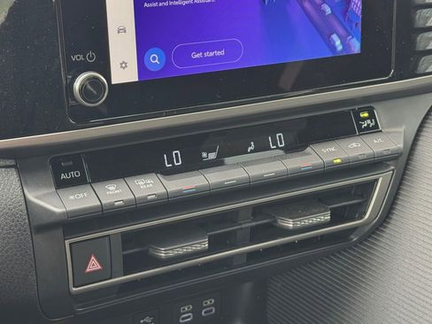 Certified 2025 Toyota Camry SE FWD image 26