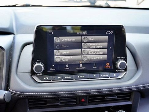 Used 2025 Nissan Rogue S image 25