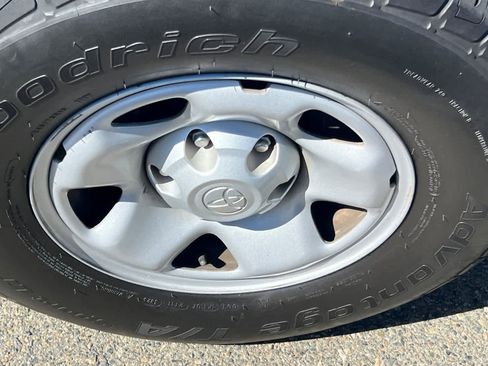 Used 2021 Toyota Tacoma SR image 10