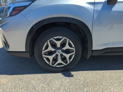 Used 2019 Subaru Forester Premium w/ All-Weather Package AWD/4WD image 29