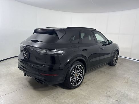 Certified 2023 Porsche Cayenne Platinum Edition AWD/4WD image 7