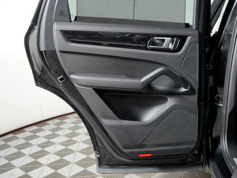 Certified 2023 Porsche Cayenne AWD/4WD image 37