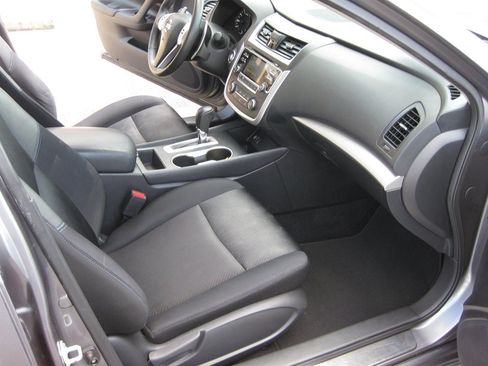 Used 2017 Nissan Altima 2.5 SR w/ Midnight Edition Package FWD image 31