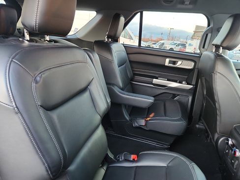 Used 2023 Ford Explorer XLT w/ Equipment Group 202A image 30