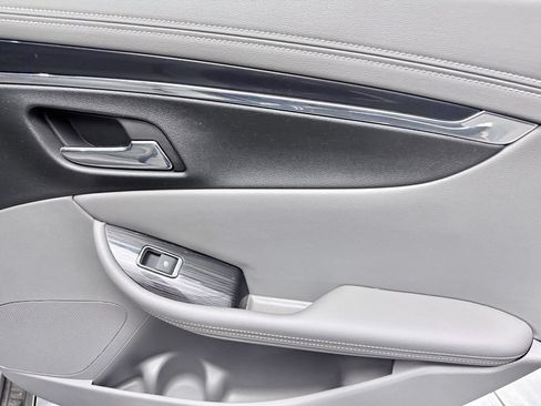 Used 2017 Chevrolet Impala LT w/ Leather Package FWD image 18