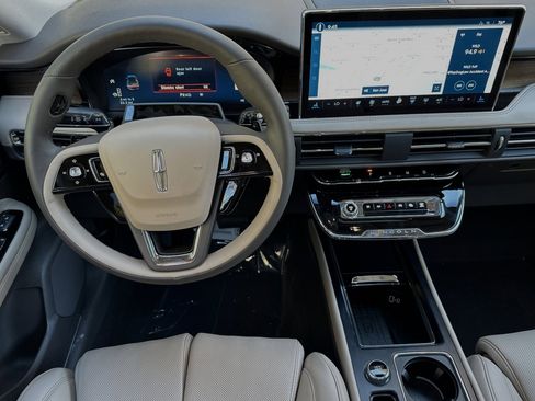 New 2024 Lincoln Corsair Reserve w/ Equipment Group 202A image 12